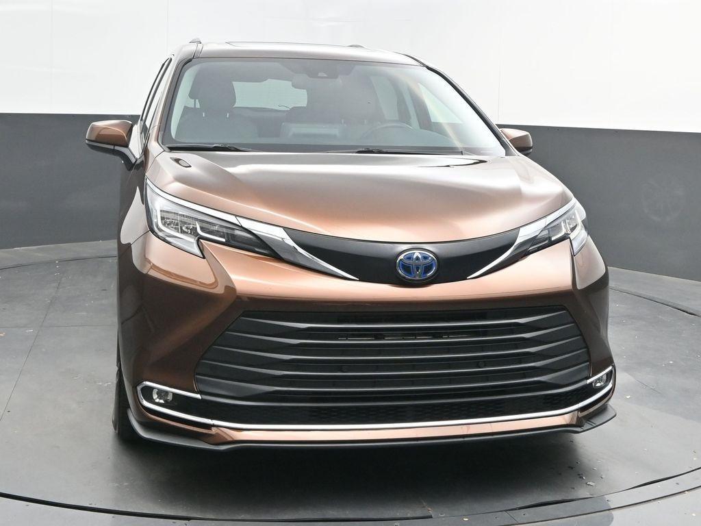 used 2022 Toyota Sienna car, priced at $38,998
