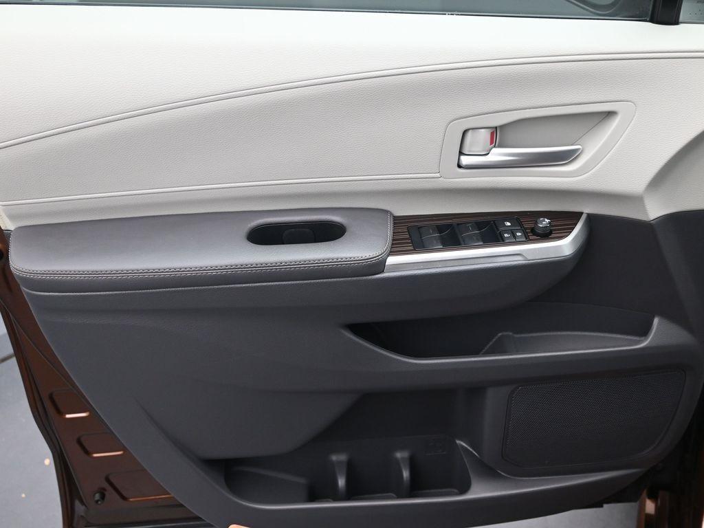 used 2022 Toyota Sienna car, priced at $38,998