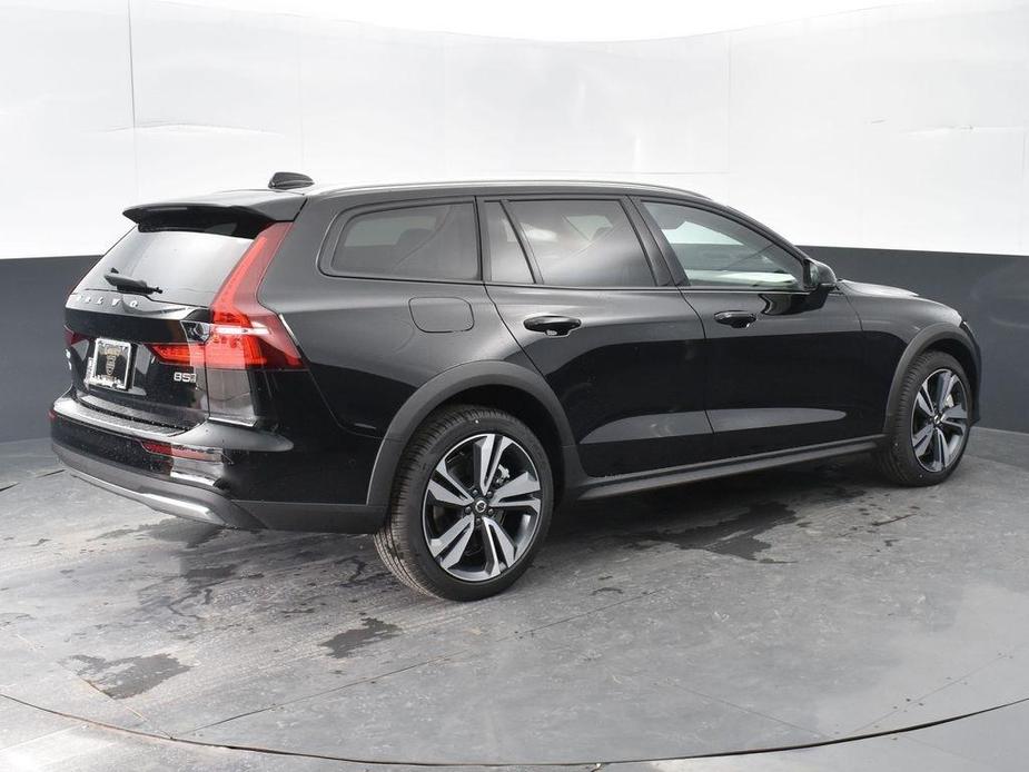 new 2024 Volvo V60 Cross Country car, priced at $54,040