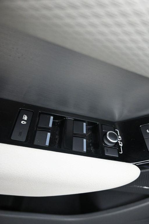 used 2018 Land Rover Range Rover Velar car, priced at $20,999