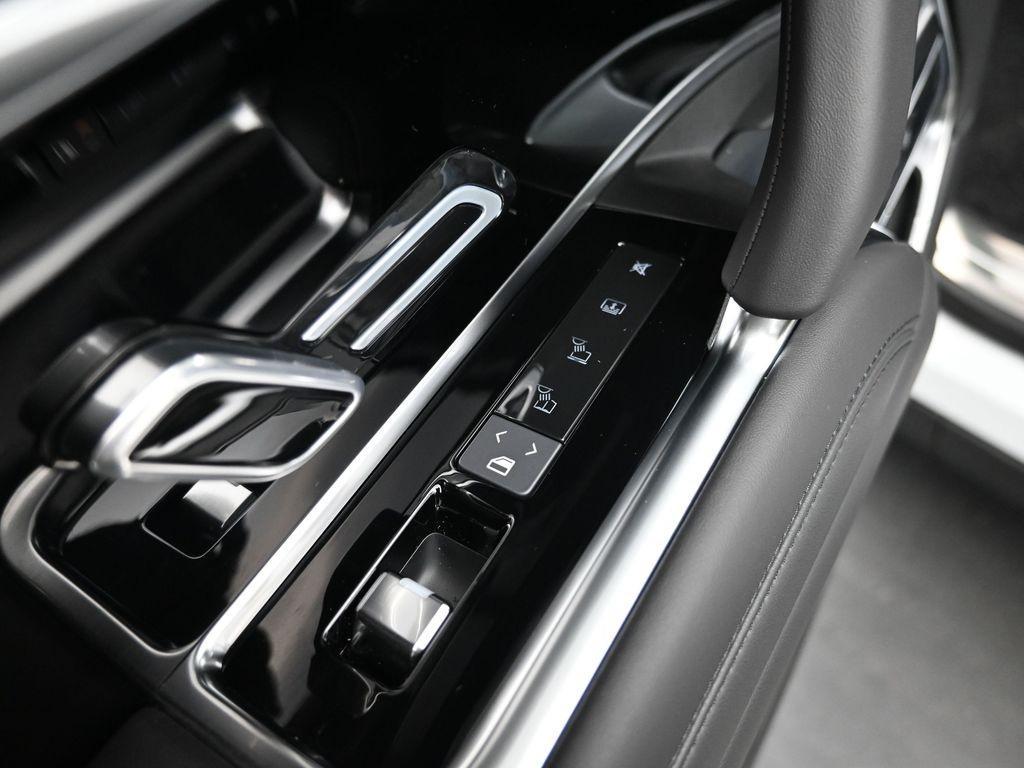 new 2025 Land Rover Range Rover car, priced at $140,005