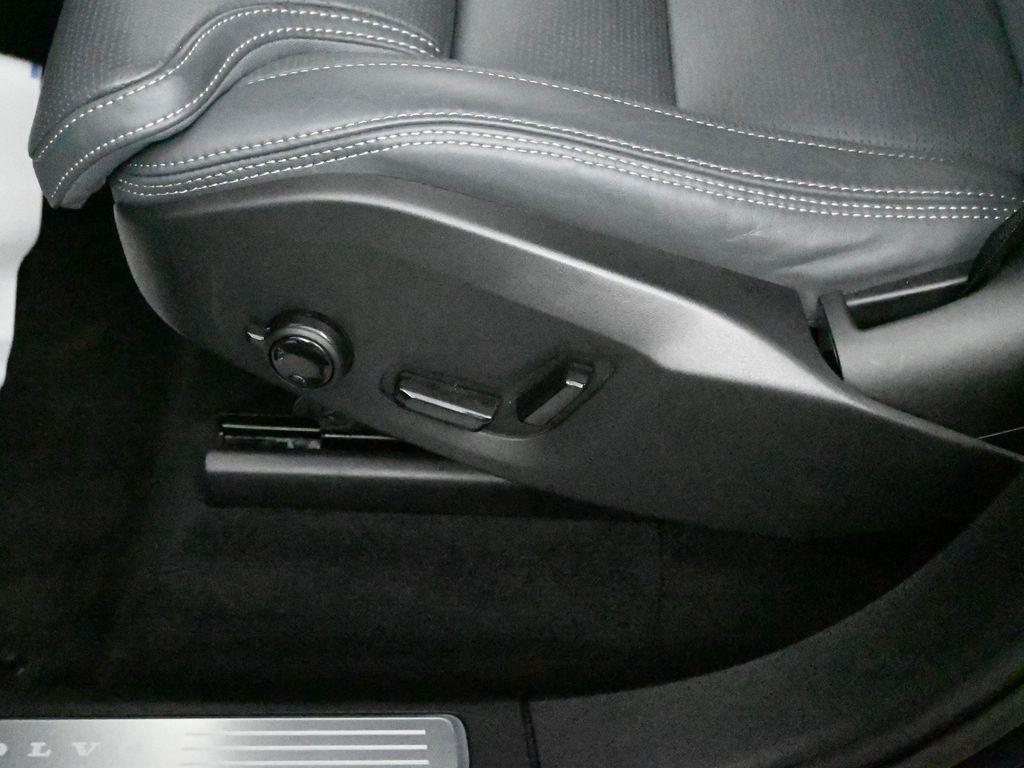 used 2022 Volvo XC90 car, priced at $52,498