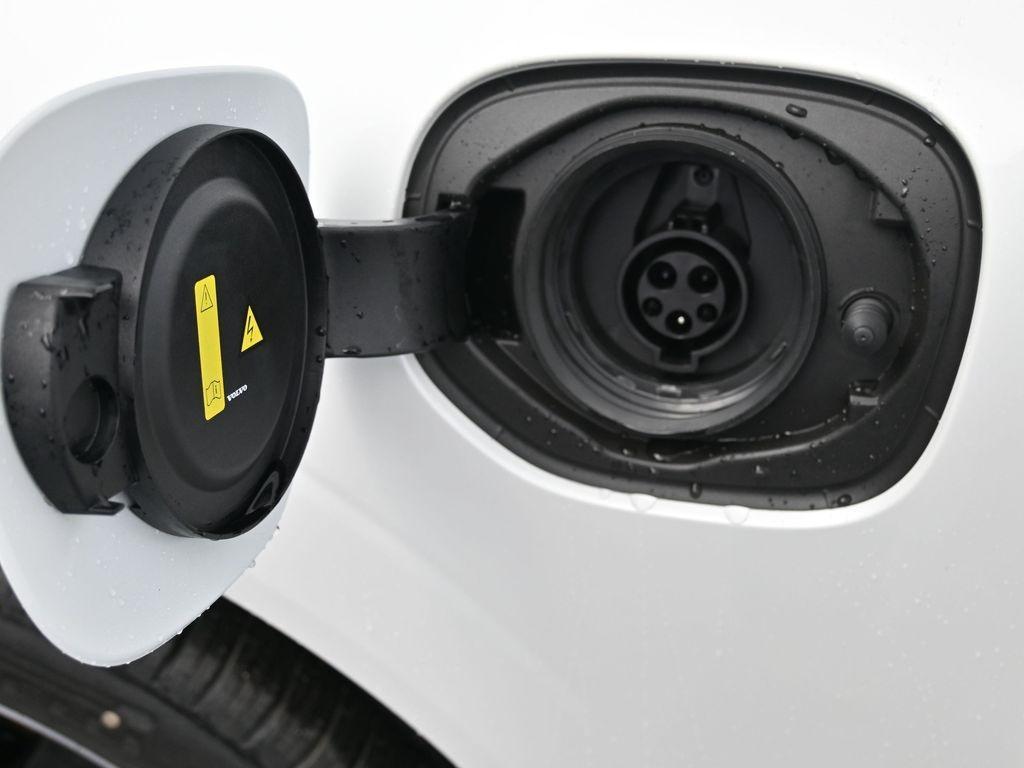 new 2025 Volvo XC60 Plug-In Hybrid car, priced at $61,075