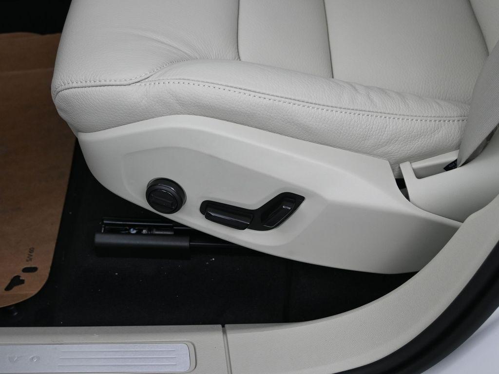 new 2025 Volvo XC60 Plug-In Hybrid car, priced at $61,075