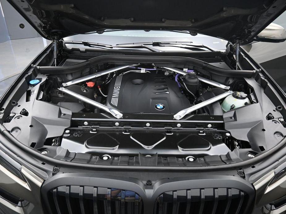 new 2025 BMW X7 car, priced at $97,400