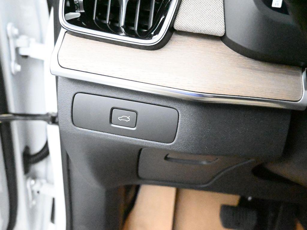 new 2026 Volvo XC90 car, priced at $62,540