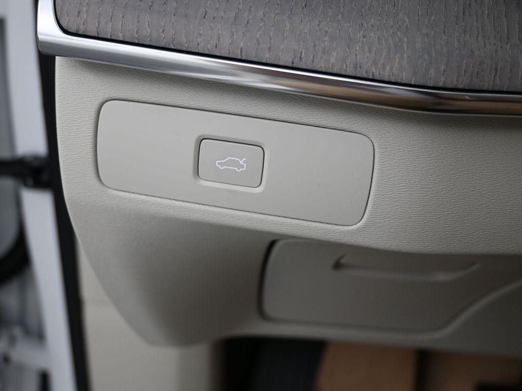 new 2026 Volvo XC90 car, priced at $75,155