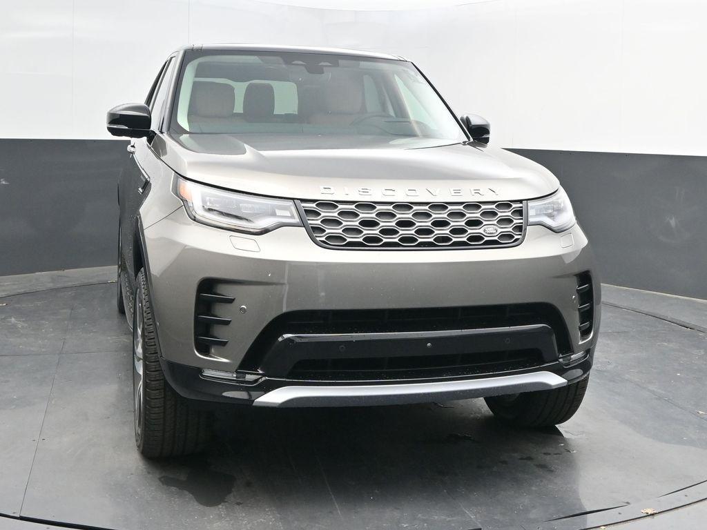 new 2025 Land Rover Discovery car, priced at $87,018