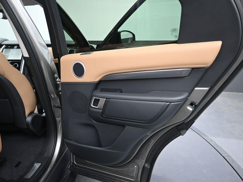 new 2025 Land Rover Discovery car, priced at $87,018