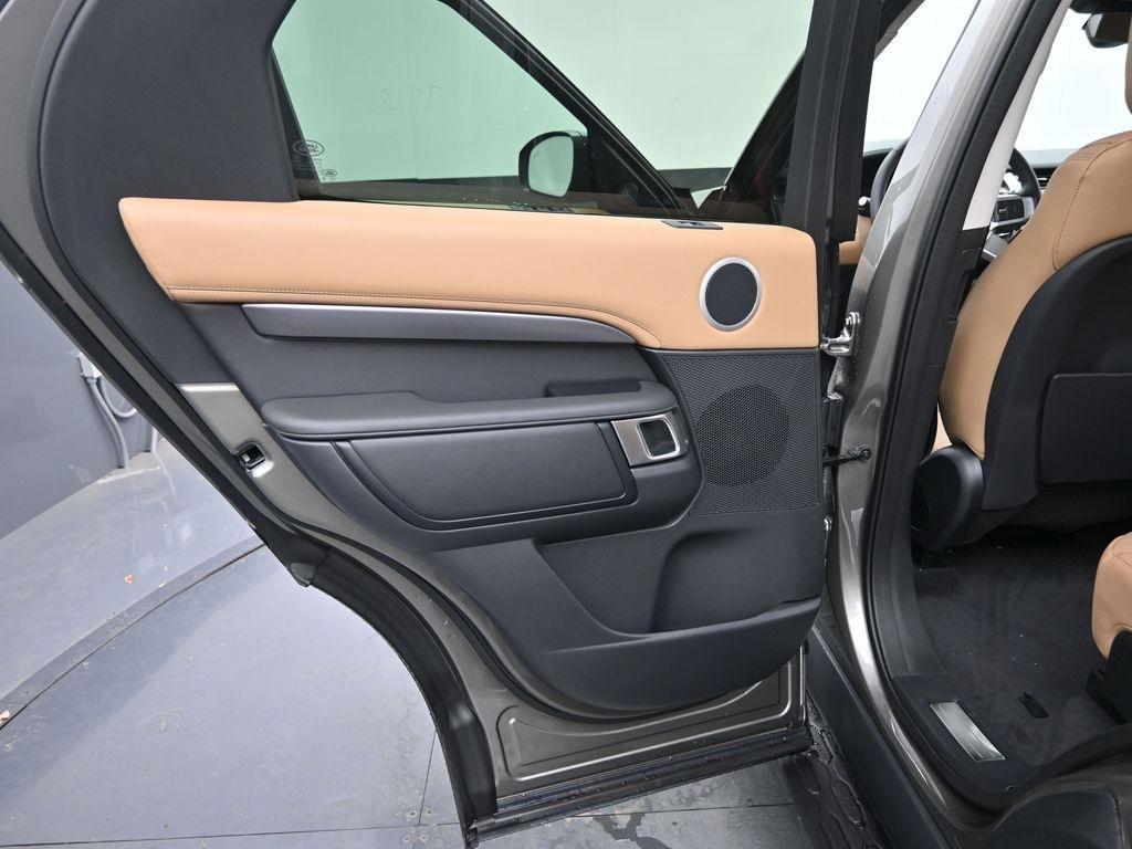 new 2025 Land Rover Discovery car, priced at $87,018