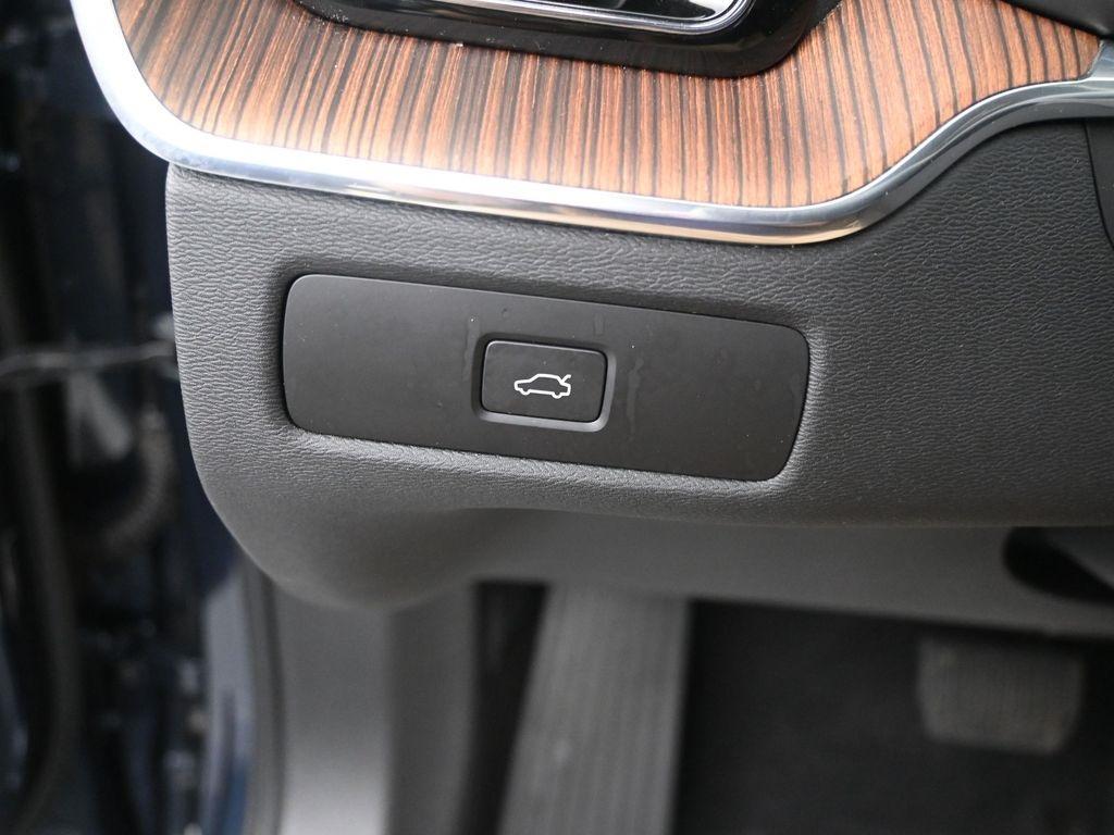 used 2023 Volvo XC60 car, priced at $41,498