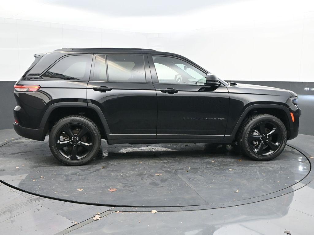 used 2022 Jeep Grand Cherokee car, priced at $33,998