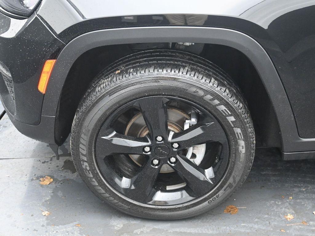 used 2022 Jeep Grand Cherokee car, priced at $33,998