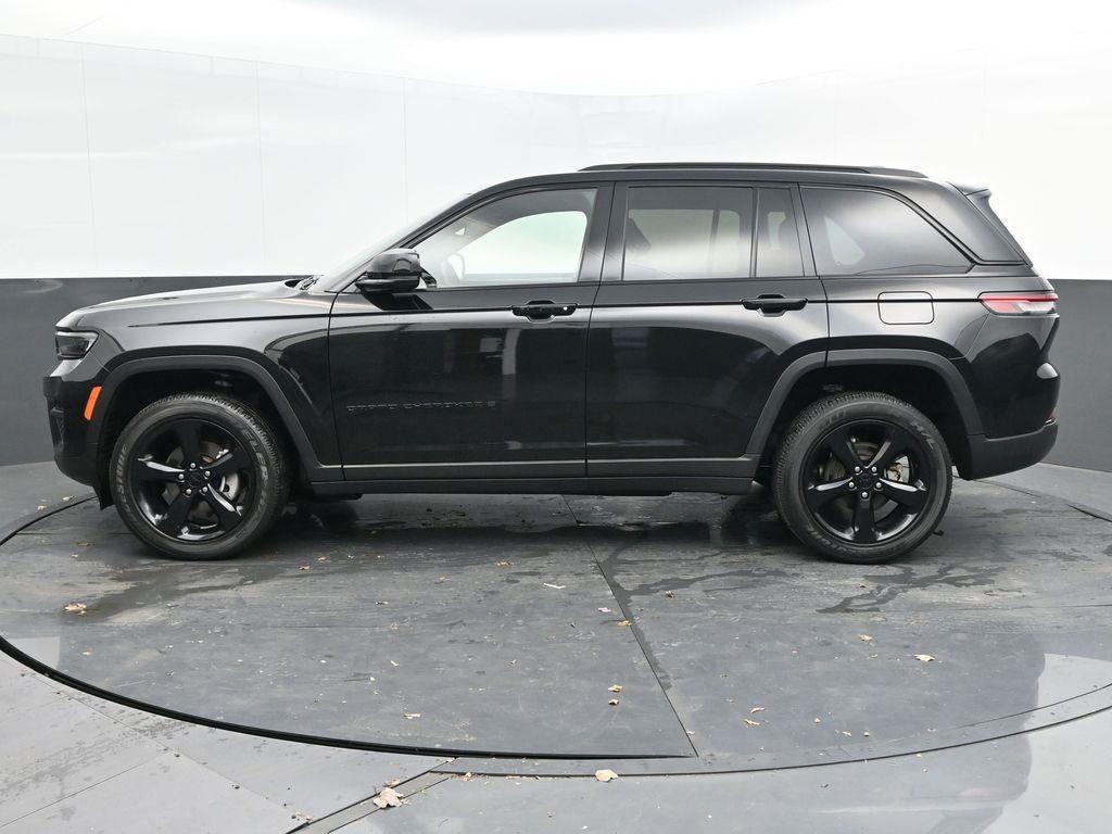 used 2022 Jeep Grand Cherokee car, priced at $33,998