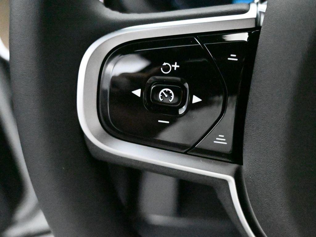 new 2026 Volvo XC60 car, priced at $57,985