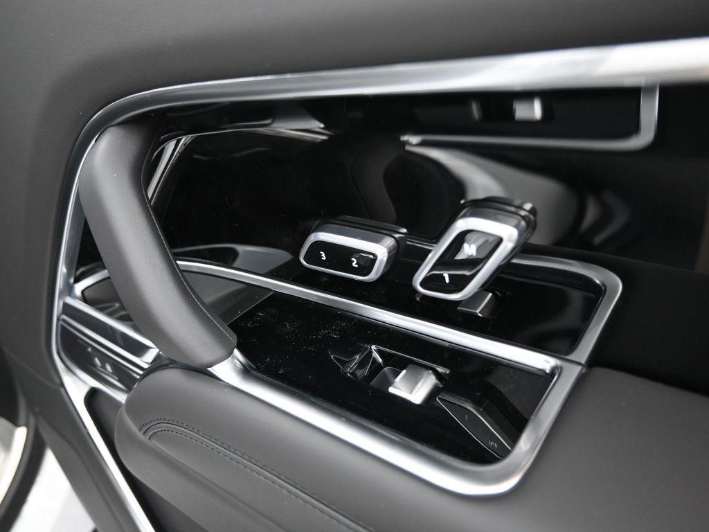 new 2025 Land Rover Range Rover car, priced at $157,670