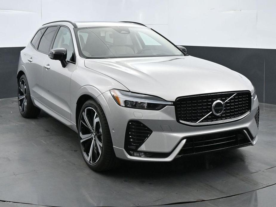 new 2025 Volvo XC60 car, priced at $64,030