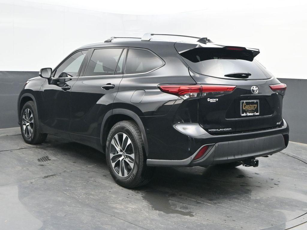 used 2020 Toyota Highlander car, priced at $28,998