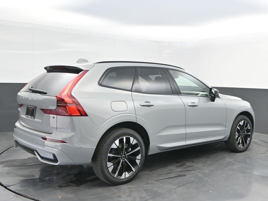 new 2026 Volvo XC60 car, priced at $57,985