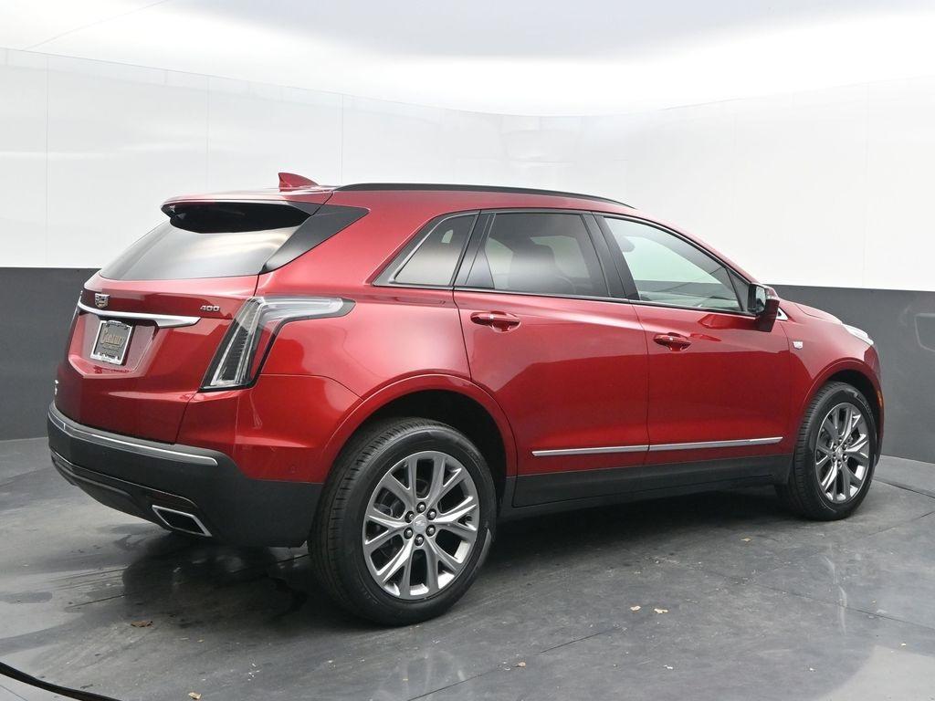 used 2021 Cadillac XT5 car, priced at $33,998