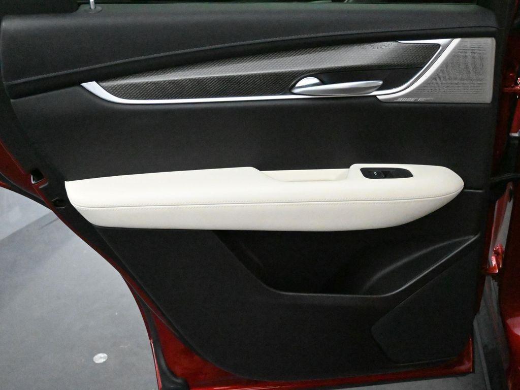used 2021 Cadillac XT5 car, priced at $33,998