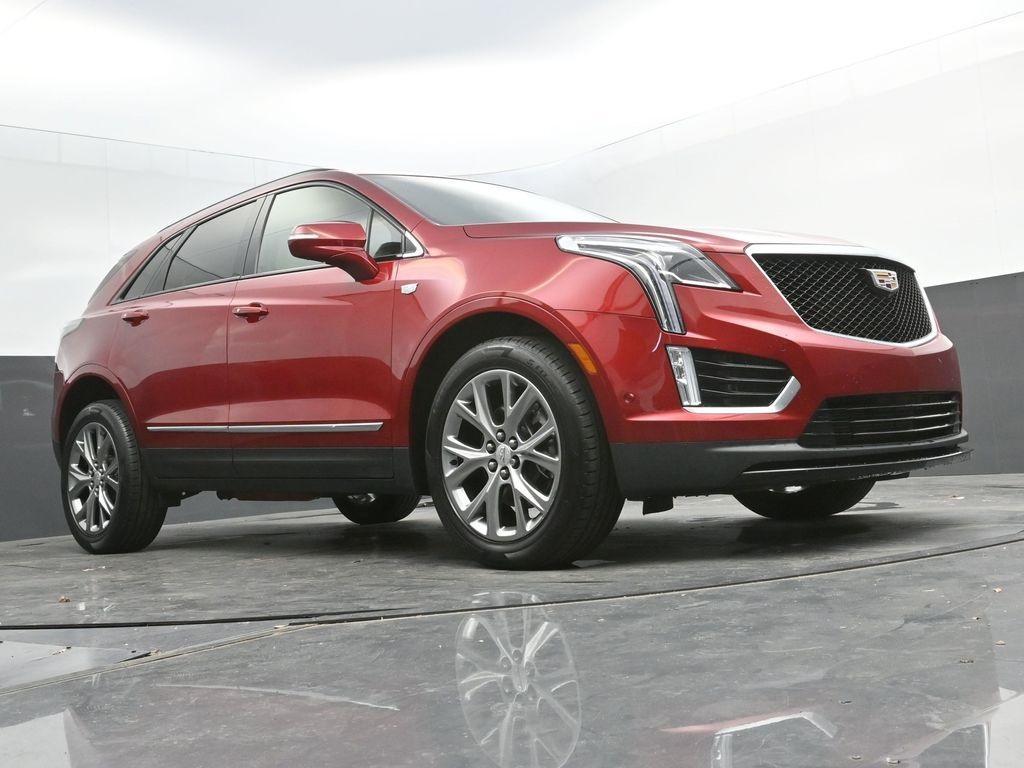 used 2021 Cadillac XT5 car, priced at $33,998