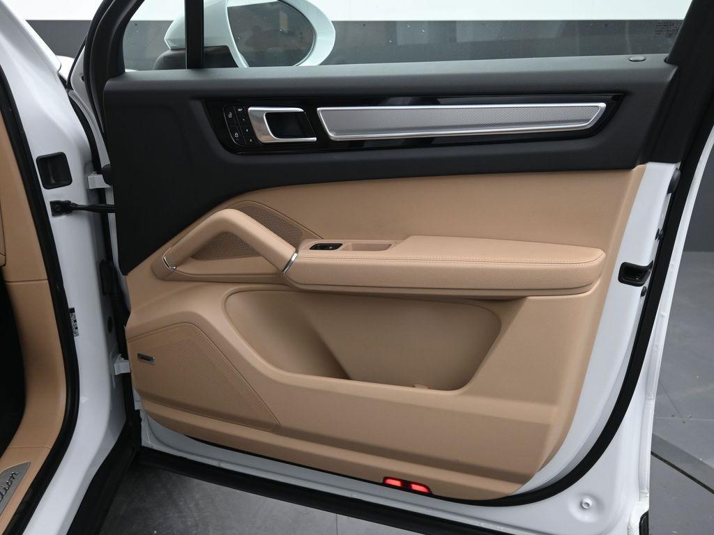 used 2022 Porsche Cayenne car, priced at $59,599