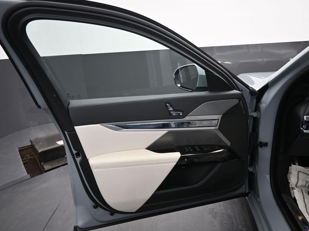 used 2023 BMW 760 car, priced at $75,998