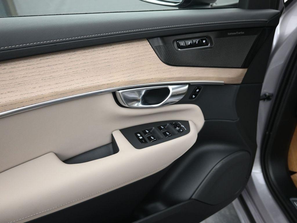 new 2026 Volvo XC90 car, priced at $76,075