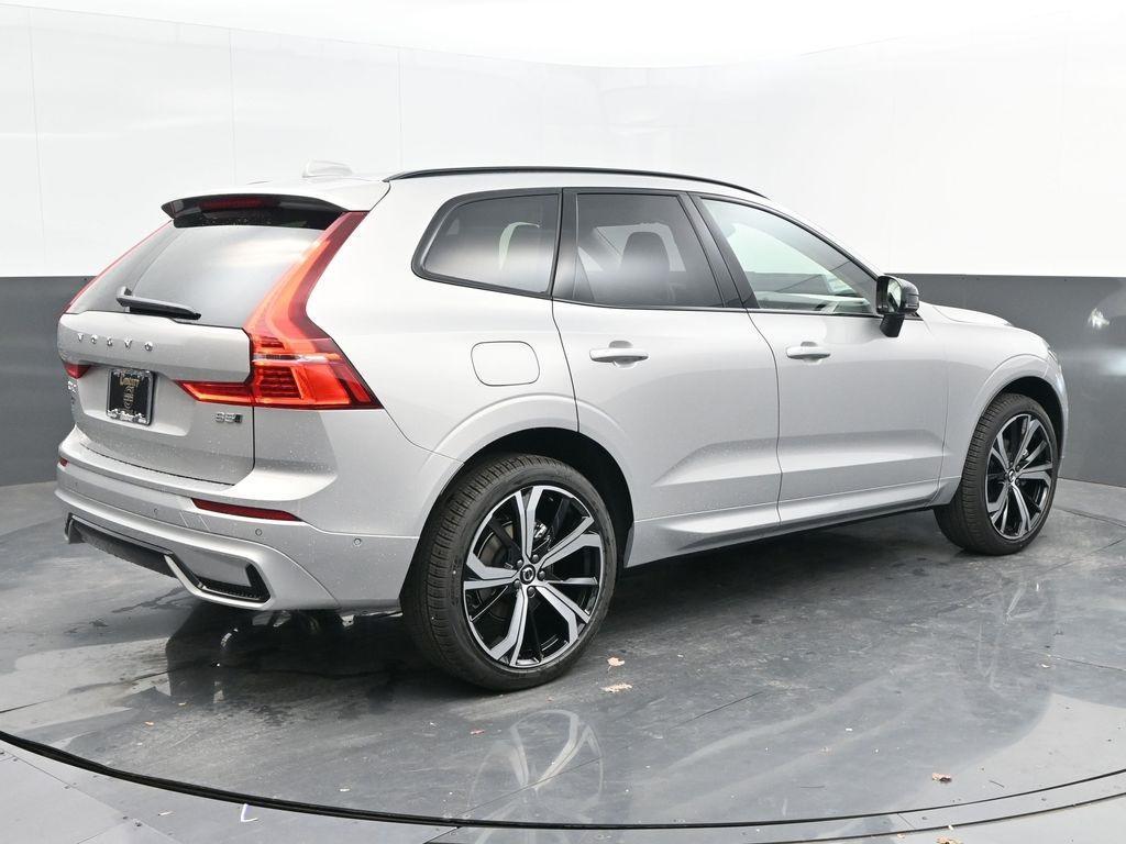 new 2025 Volvo XC60 car, priced at $60,445