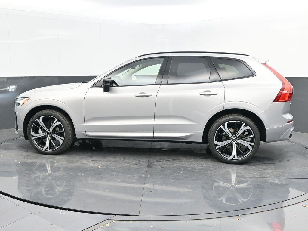 new 2025 Volvo XC60 car, priced at $60,445