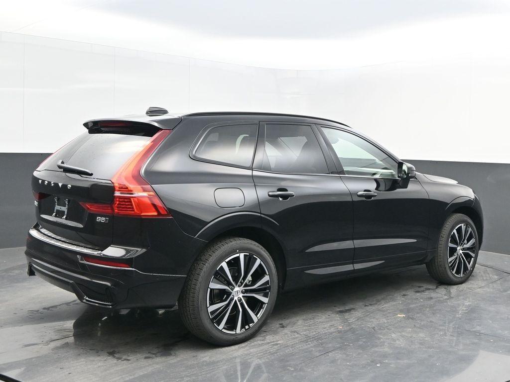 new 2025 Volvo XC60 car, priced at $54,610