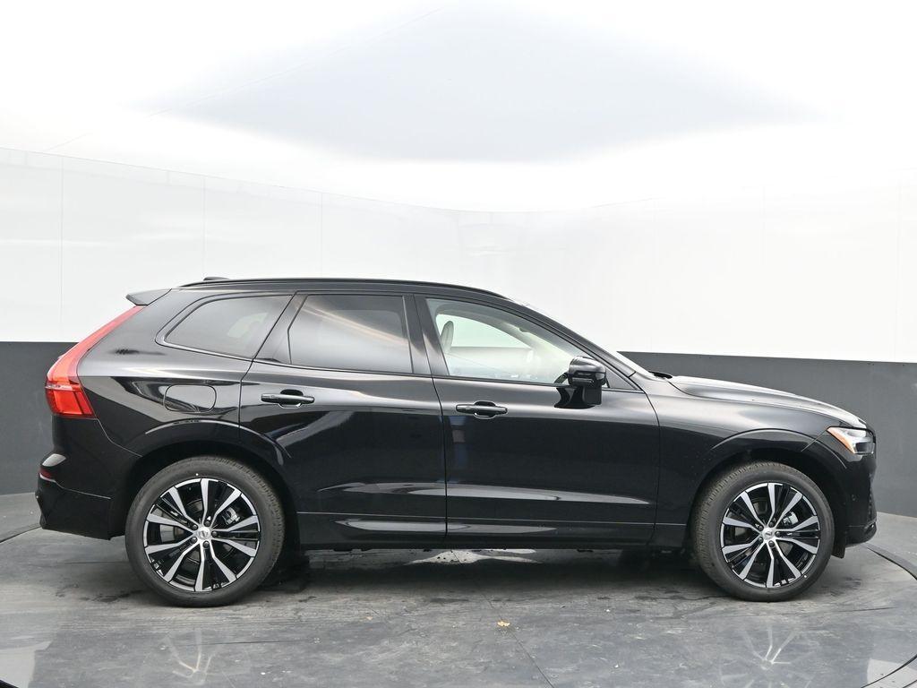 new 2025 Volvo XC60 car, priced at $54,610