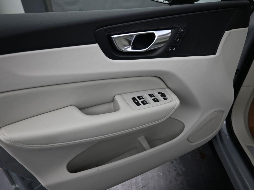 new 2025 Volvo XC60 car, priced at $48,525