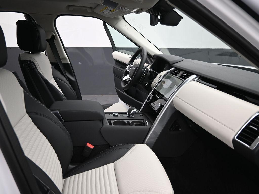 new 2025 Land Rover Discovery car, priced at $65,153