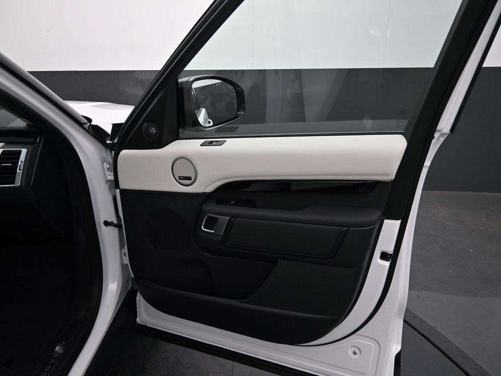 new 2025 Land Rover Discovery car, priced at $65,153
