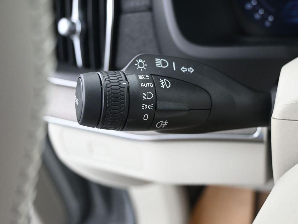 new 2026 Volvo XC90 car, priced at $75,155