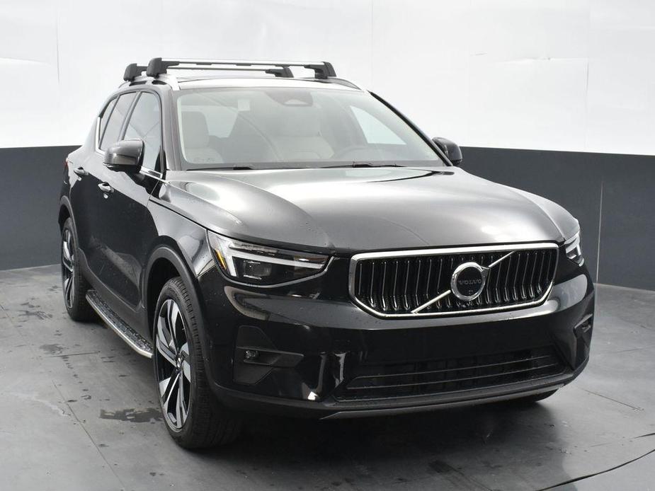 new 2024 Volvo XC40 car, priced at $50,555