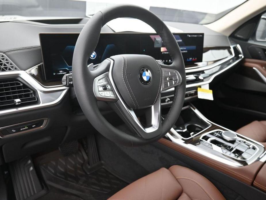 new 2025 BMW X7 car, priced at $93,150