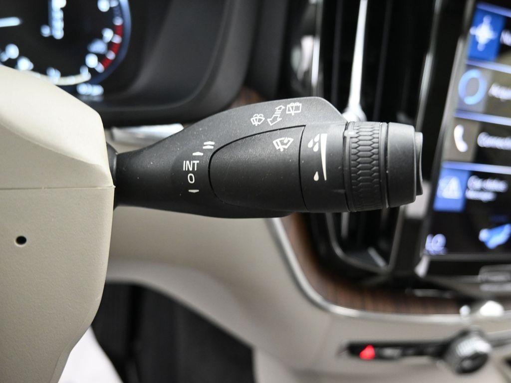 used 2021 Volvo XC60 car, priced at $29,998