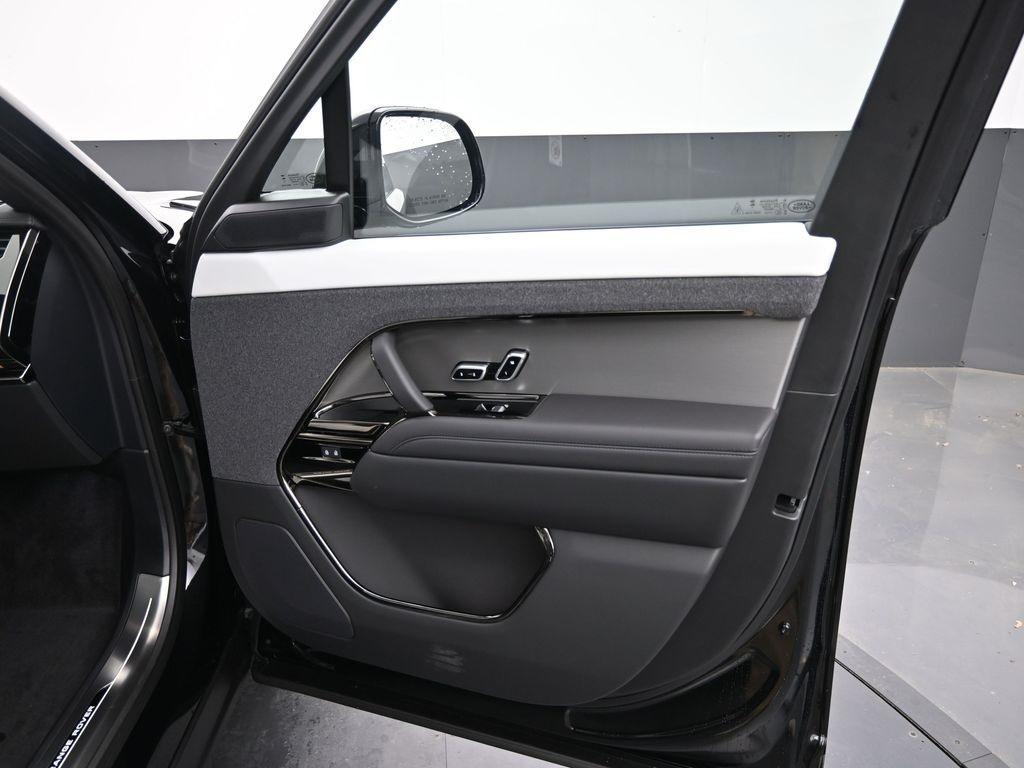 new 2025 Land Rover Range Rover Sport car, priced at $106,275
