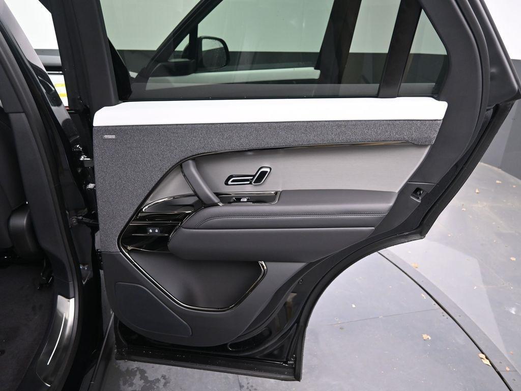 new 2025 Land Rover Range Rover Sport car, priced at $106,275