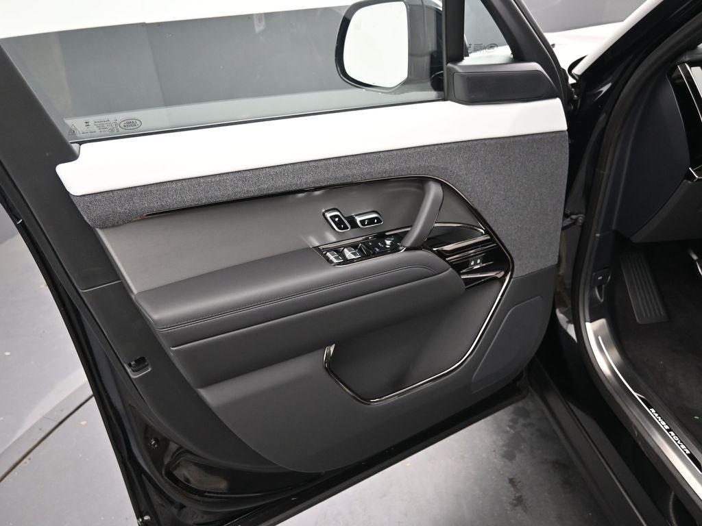 new 2025 Land Rover Range Rover Sport car, priced at $106,275