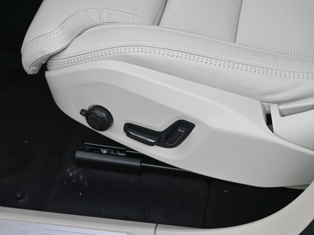 new 2026 Volvo XC60 car, priced at $63,135