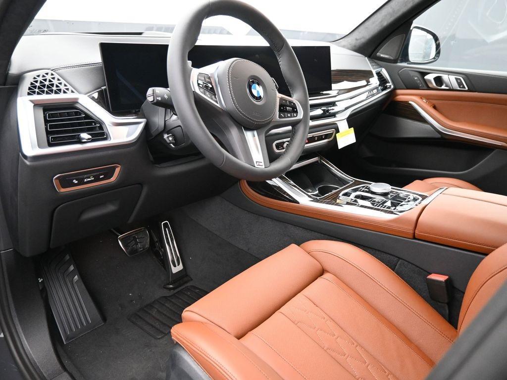 new 2025 BMW X7 car, priced at $102,950