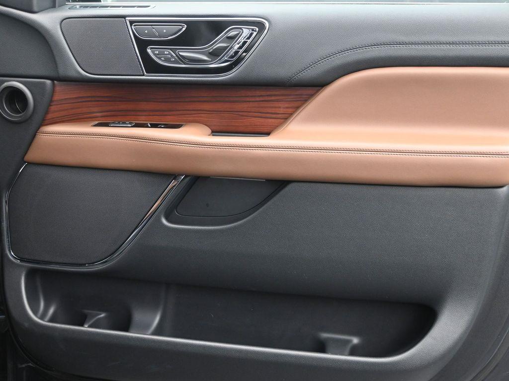 used 2022 Lincoln Navigator car, priced at $50,998