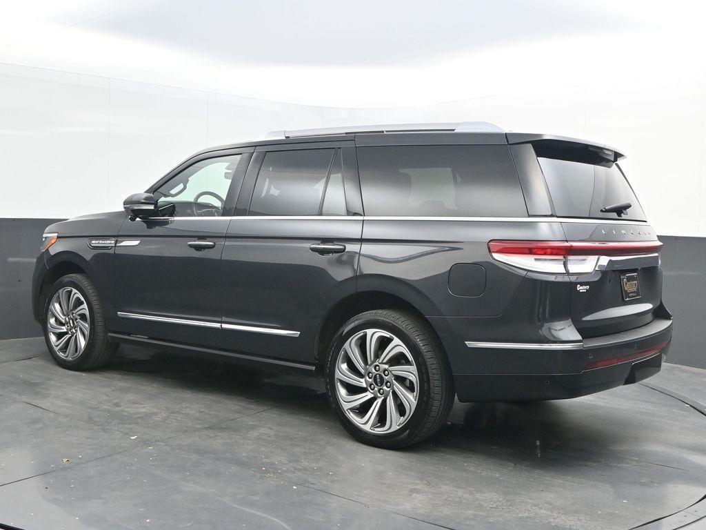 used 2022 Lincoln Navigator car, priced at $50,998