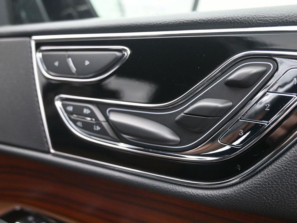 used 2022 Lincoln Navigator car, priced at $50,998