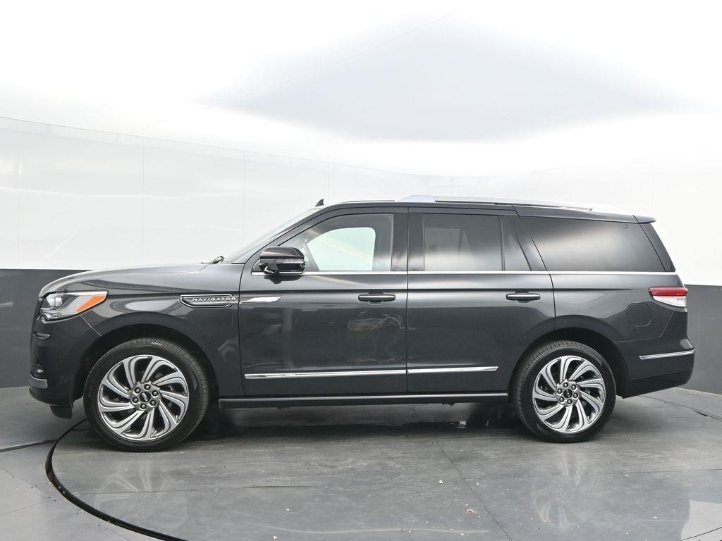 used 2022 Lincoln Navigator car, priced at $50,998