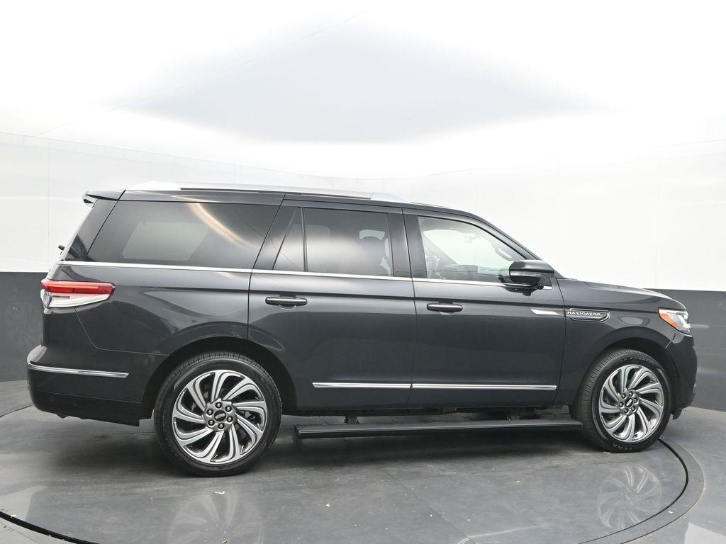 used 2022 Lincoln Navigator car, priced at $50,998